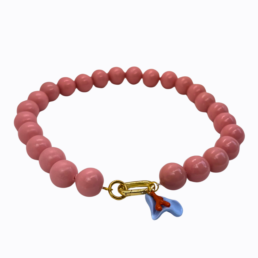 Collar Color Pop Rosado Pastel con Colgante de Coral Naranjo