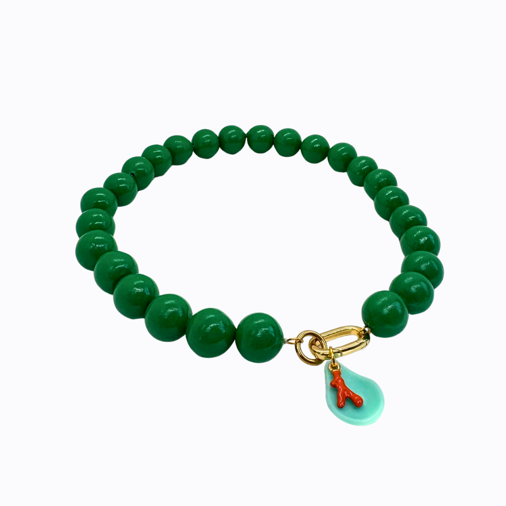 Collar Color Pop Verde con Colgante de Coral