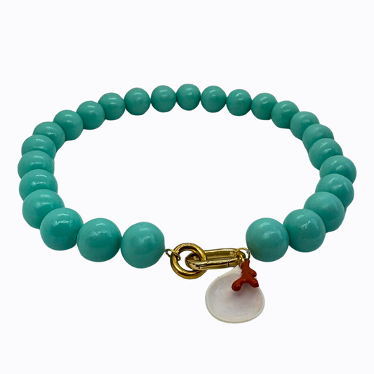 Collar Color Pop Celeste con Colgante de Coral Naranjo